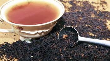 Ceaiul negru poate să prevină cancerul și întărește oasele și sistemul imunitar. Noi descoperiri despre acest elixir