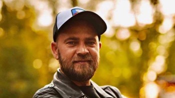 Te cunosc de undeva are prezentator nou. Un celebru cântăreț i-a luat locul lui Cosmin Seleși