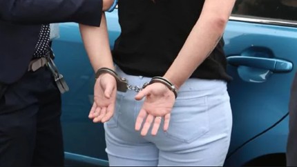 O româncă pentru care erau emise 8 mandate de arestare a fost reţinută în Spania