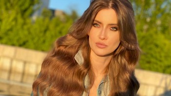 Iulia Albu victima bullying-ului. Vedeta Antena 1 povestește prin ce a trecut