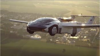 Mașina zburătoare a trecut toate testele de siguranță. În curând va fi gata de decolare