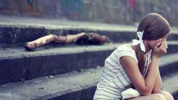 De ce sunt tinerii frecvent supuși negativismului