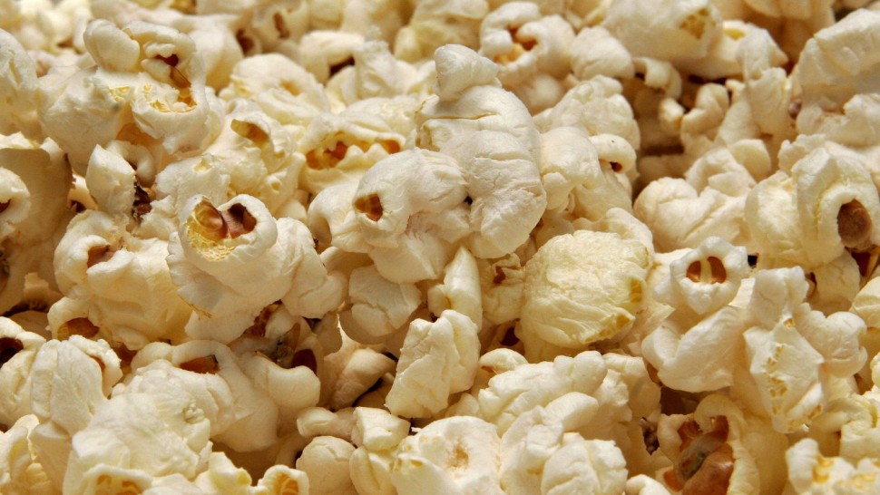 Pericolul ascuns din popcorn Îţi poate afecta ficatul şi pancreasul. Substanța periculoasă din aceste produse