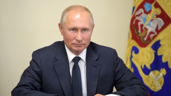 Oameni de afaceri italieni întâlnire de taină cu Vladimir Putin