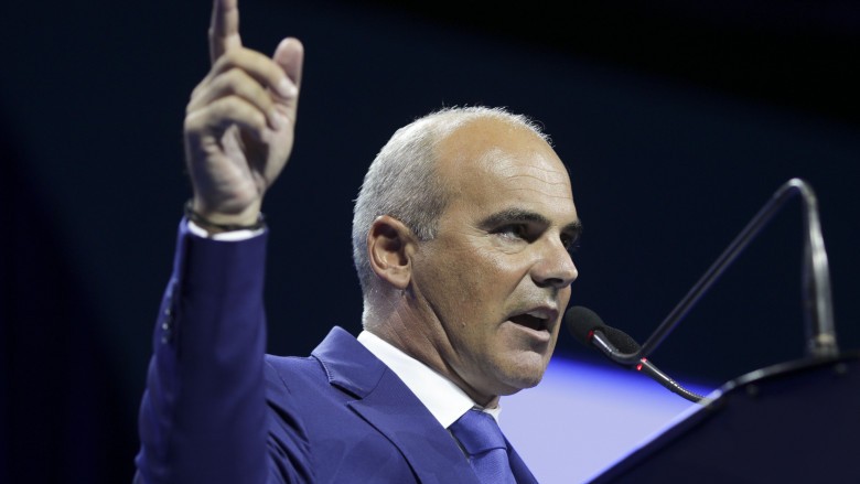 Rareș Bogdan avertisment la nivel național Opriți orice reclamă la orice formă de jocuri de noroc