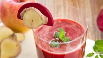 Sucuri perfecte pentru detoxifierea de după sărbători. Aceste băuturi naturale îți refac organismul