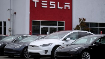 Tesla a dat lovitura pe piața auto. A livrat un număr record de maşini în trimestrul patru din 2021