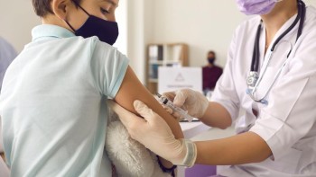 Prima tranșă de vaccinuri pentru copii sosește marți. De când ar începe vaccinarea