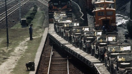 Rusia a trimis trenuri pline cu soldați la granița cu Ucraina