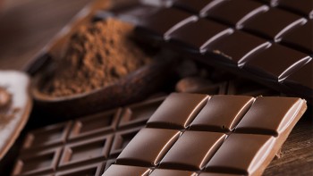 Beneficiile ciocolatei. Numeroasele motive pentru care s-o consumi