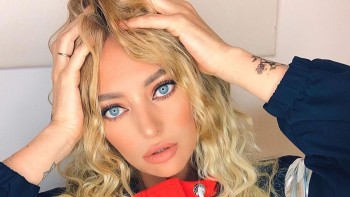 Delia împlinește 40 de ani Primul videoclip al artistei la 18 ani a apărut într-o reclamă la calculatoare