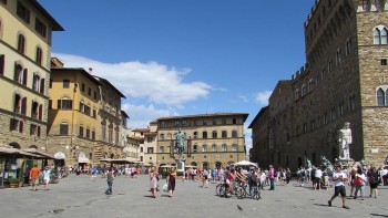 Adoptă o factură. Orașul în care locuitorilor li s-a cerut să achite utilitățile bătrânilor singuri