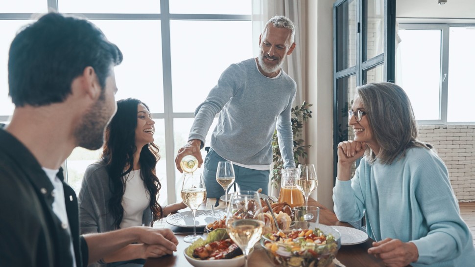 Întâlnirea așteptată cu părinții partenerului. Cum faci o impresie bună