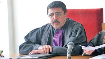 Judecătorul de la sanatoriu circ la poliție cu legitimația de magistrat. A vrut să-și scăpe fiul implicat într-un accident auto