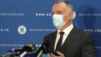 Termenul de deprindere a cererilor pentru bursele școlare MODIFICAT. Ce a anunțat Sorin Cîmpeanu