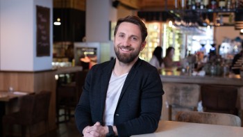 Dani Oțil mai bogat cu aproape 50.000 de euro. De unde are matinalul banii