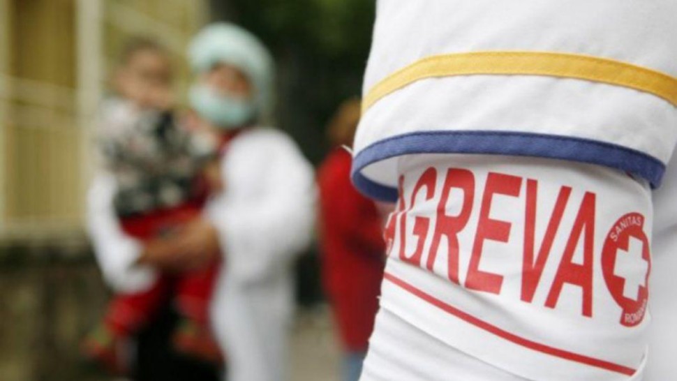 Grevă japoneză în Administraţia Publică din România. Bugetarii cer revocarea măsurii de îngheţare a salariilor