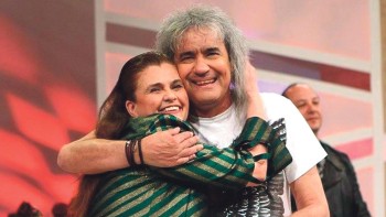 Felicia Filip pe aceeași scenă alături de Cristi Minculescu Valter  Boro - IRIS