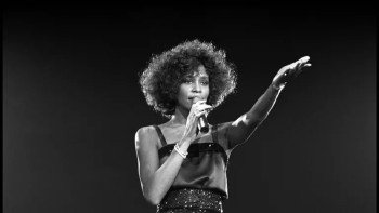 I Will Always Love You. Whitney Houston mărire și decădere. Povestea tragică a celei mai premiate cântărețe din toate timpurile
