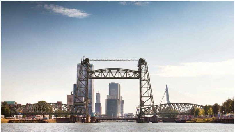 Iahtul lui Jeff Bezos provoacă un scandal uriaș în Olanda. De Hef un pod istoric din 1877 trebuie demontat din cauza lui