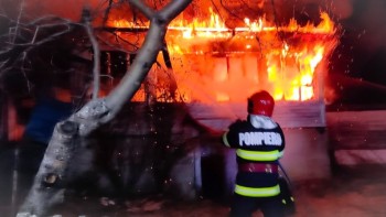 INCENDIU PUTERNIC la Mânăstirea Nucet. Flăcările au cuprins chiliile măicuțelor