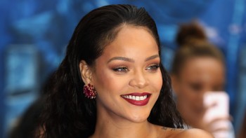 Rihanna prima poză cu bebelușul. Artista anunță oficial că va fi mamă