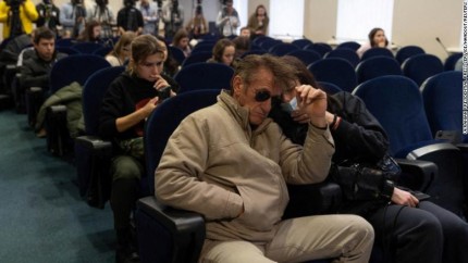 Actorul Sean Penn se află în mijlocul evenimentelor din Ucraina. A fost la Kiev la conferința de presă a unui consilier prezidențial