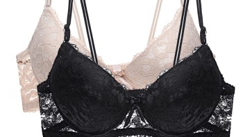 De ce nu mai poartă femeile sutien. Motivul pentru care tot mai multe renunță la acest accesoriu vestimentar