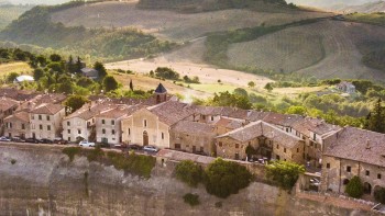 Un sat cu 142 de locuitori primește 20 de milioane de euro de la Uniunea Europeană Primarii altor localități sunt revoltați. De ce ei