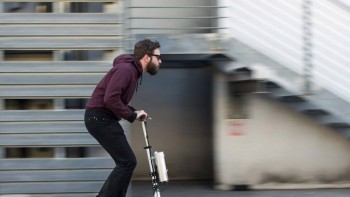 Proprietarii de trotinete vor fi obligați să aibă asigurare. Au fost 300 de accidente în ultimii trei ani