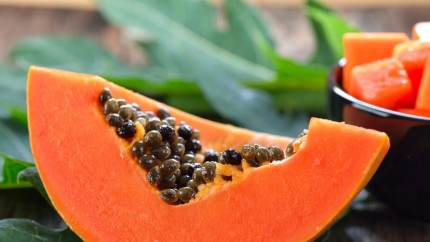 Beneficiile fructului papaya. Cum mai este denumit acesta