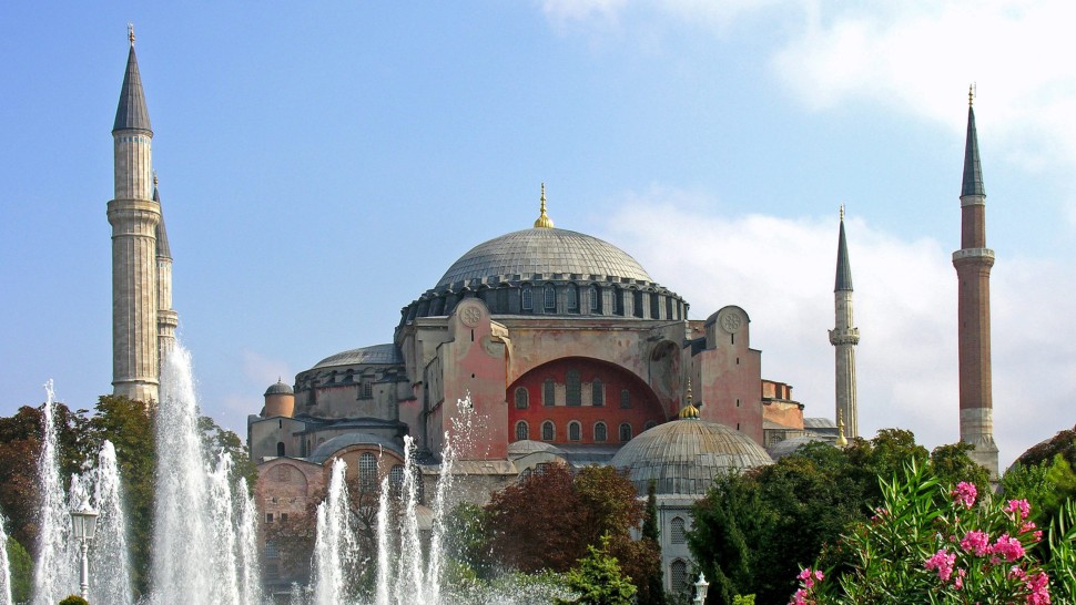 Risc ridicat de insecuritate pentru românii aflați în Istanbul. MAE le cere să evite locurile turistice
