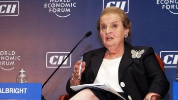 A murit Madeleine Albright. A fost prima femeie secretar de stat a SUA și a susținut aderarea României la NATO