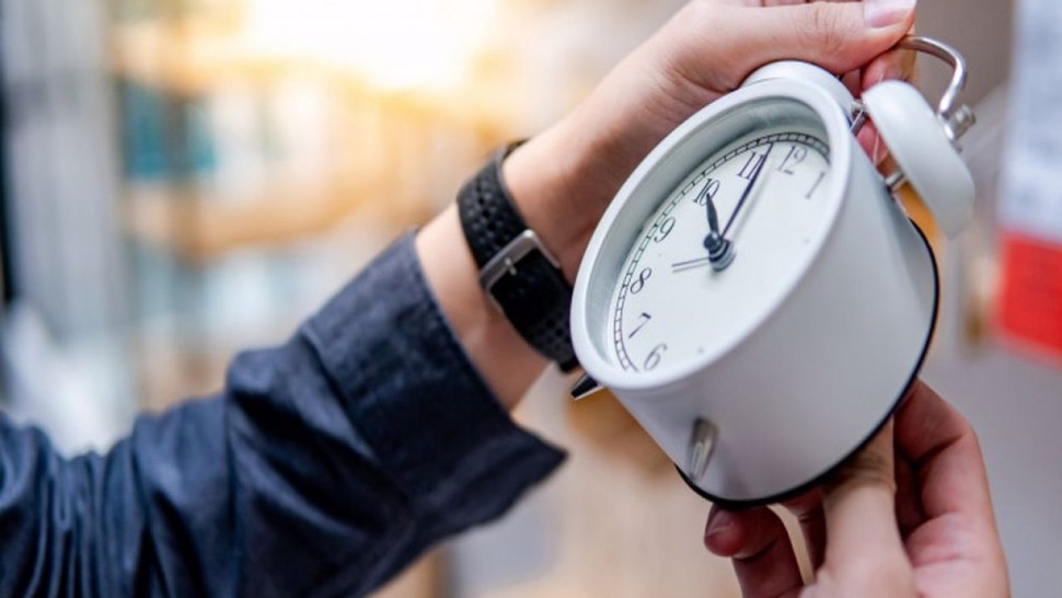 Cum ne influențează organismul trecerea la ORA de VARĂ