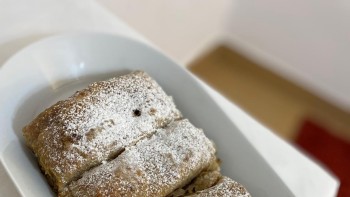 Rețeta de plăcintă cu mere și nucă