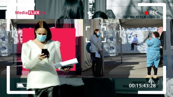 Andreea Marin luată pe sus de doamnele asistente de la un centru de testare COVID | IMAGINI PAPARAZZI