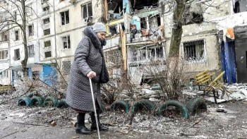 Război în Ucraina ziua 14. Civili ținuți ostatici în ciuda armistițiului privind culoarele umanitare