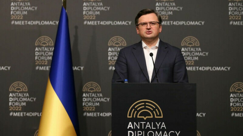 Dmitro Kuleba spune că Ucraina este dispusă să renunțe la NATO dacă ONU și țările vecine îi garantează securitatea