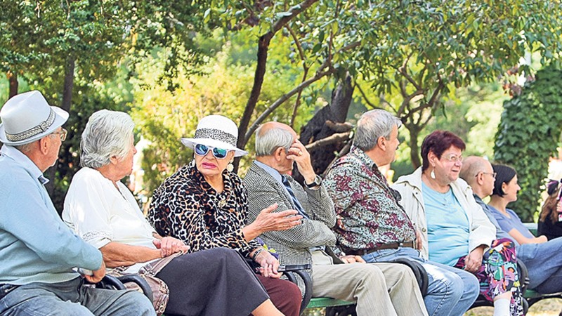 A crescut pensia medie în România în ultimul an Numărul pensionarilor mai mic cu 49.000 față de 2020