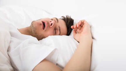 Câte ore trebuie să dormi de fapt pe noapte în funcție de vârstă. Specialiștii somnului au explicat