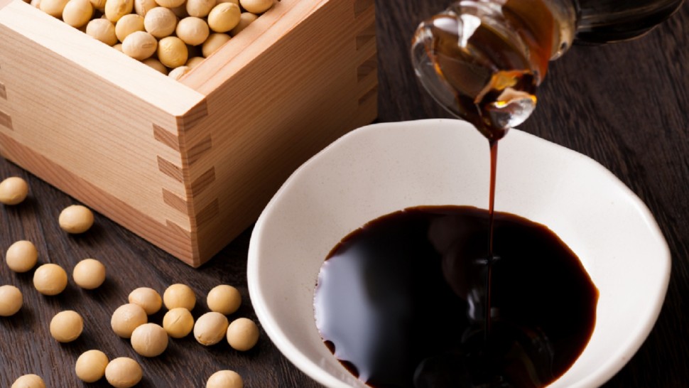 Fabuloasa istorie a sosului de soia cel mai important condiment al bucătăriei japoneze
