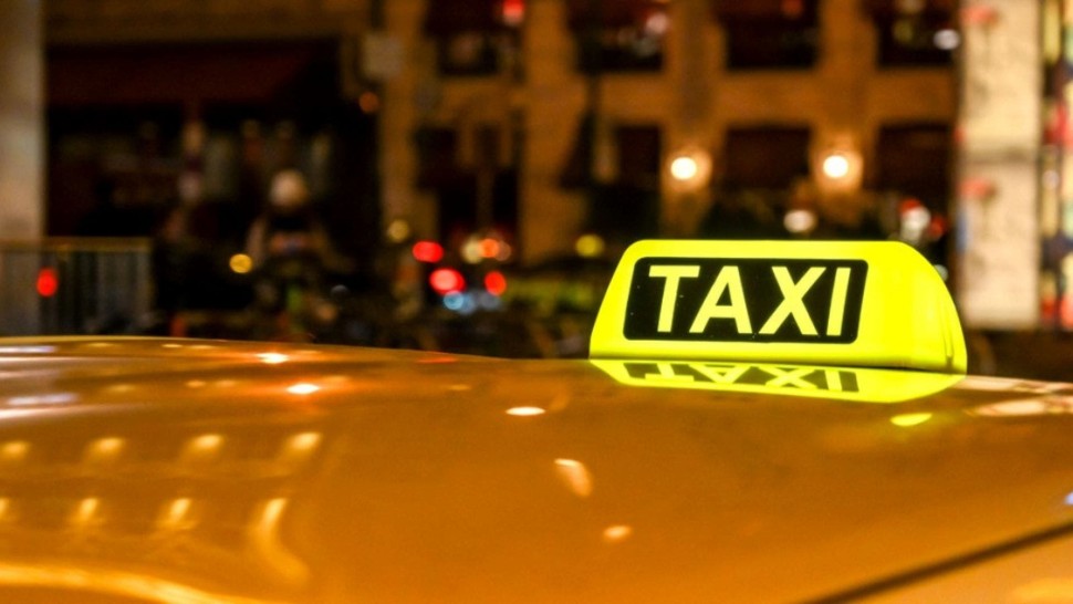 Taximetriști amendați în București după ce au negociat cu refugiații din Ucraina