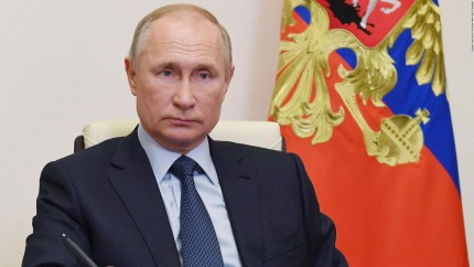 Vladimir Putin îi avertizează pe rușii trădători naţionali. Pentru restul populației promite creșteri de pensii și salarii