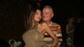 Ce vieți diferite duc Irinel Columbeanu și Monica Gabor. El la tribunal ea la Dubai