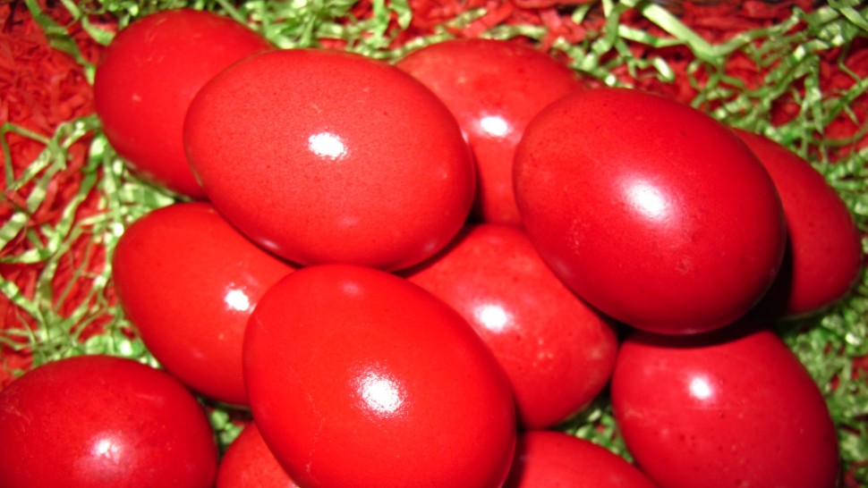 Cât rezistă ouăle fierte Se spune că ouăle vopsite de Paște nu se strică dar NU ESTE ADEVĂRAT