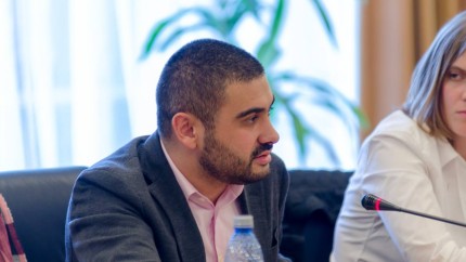 Cumulul pensie-salariu mai așteaptă. Ministerul Muncii inițiatorul proiectului anunță că PSD vrea modificări