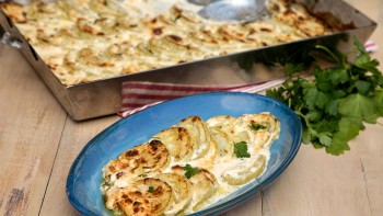 Rețetă dovlecei cu sos de smântână. Neobișnuit de gustos