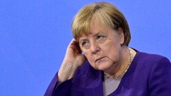 Angela Merkel și-a asumat refuzul admiterii Ucrainei în NATO la Summitul de la Bucureşti din 2008 după acuzațiile lui Zelenski