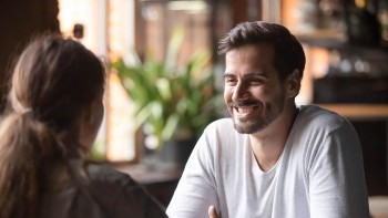 Cum poți deveni un ascultător mai bun Iată secretele