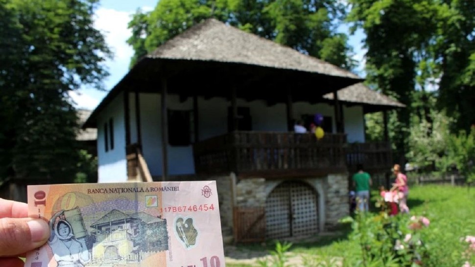 Povestea casei de pe bancnota de 10 lei. Are 500 de ani și poate fi vizitată
